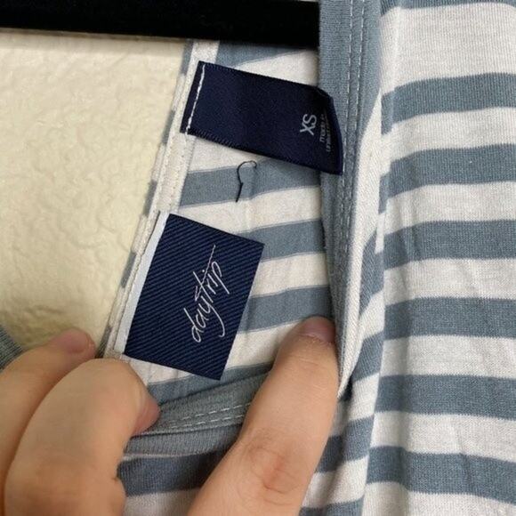 Daytrip Striped Open Back Bat Wing Top XS - Picture 3 of 6